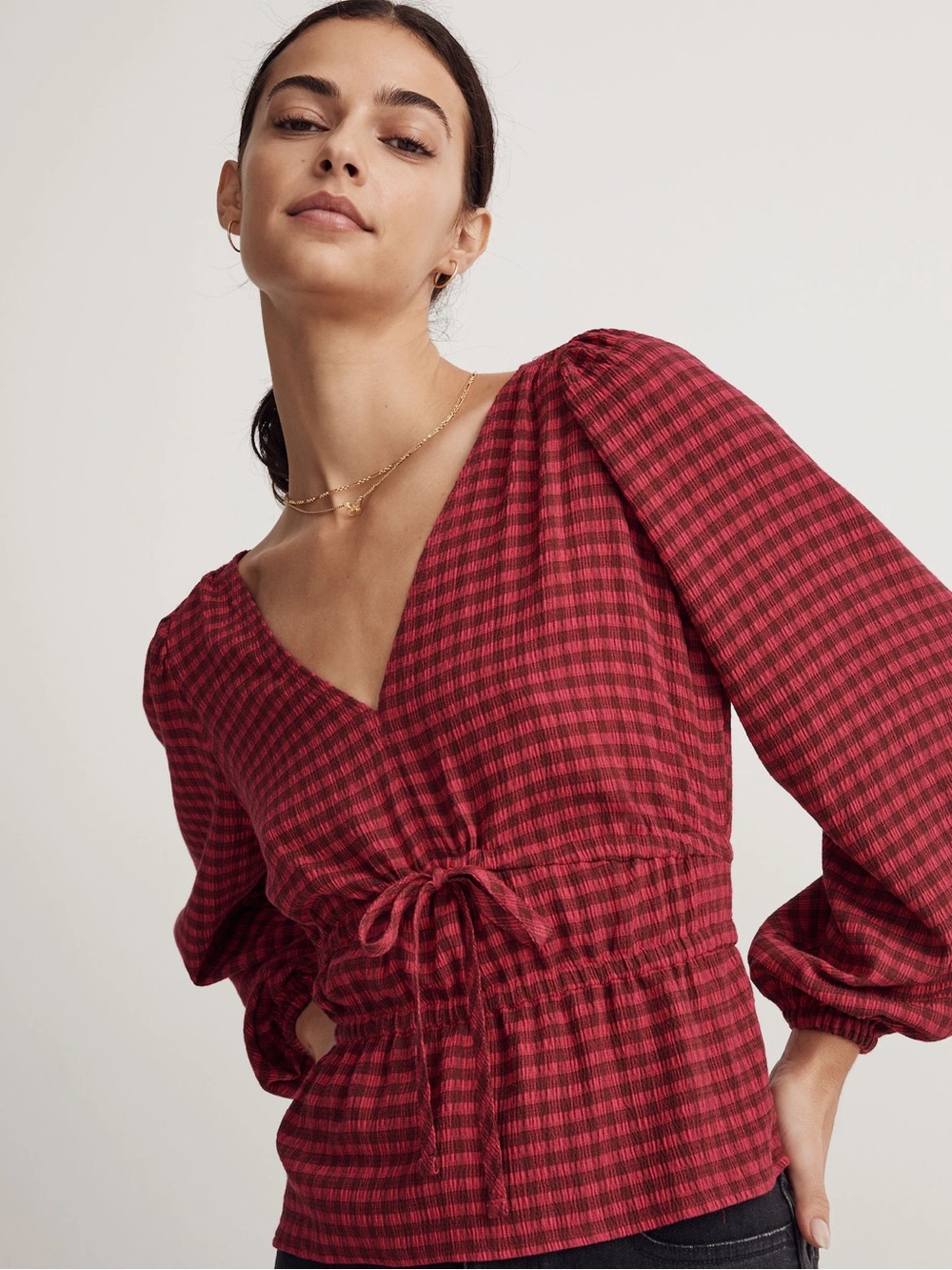 Madewell Crinkled V-Neck Peplum Top in Hibiscus Gingham
